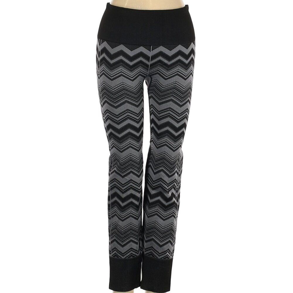 Lululemon Chevron Ebb To Street Seamless Pants in Gray and Black Knit Size-4